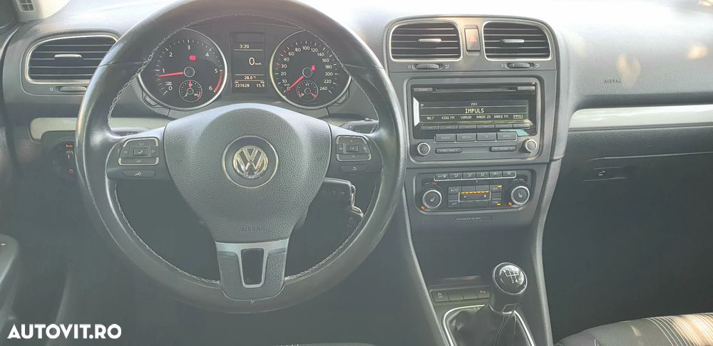 Volkswagen Golf 1.6 TDI DPF MATCH - 6
