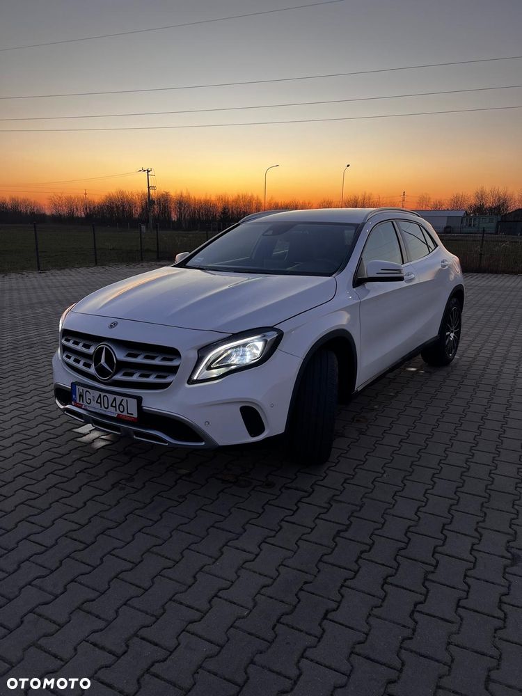 Mercedes-Benz GLA - 1