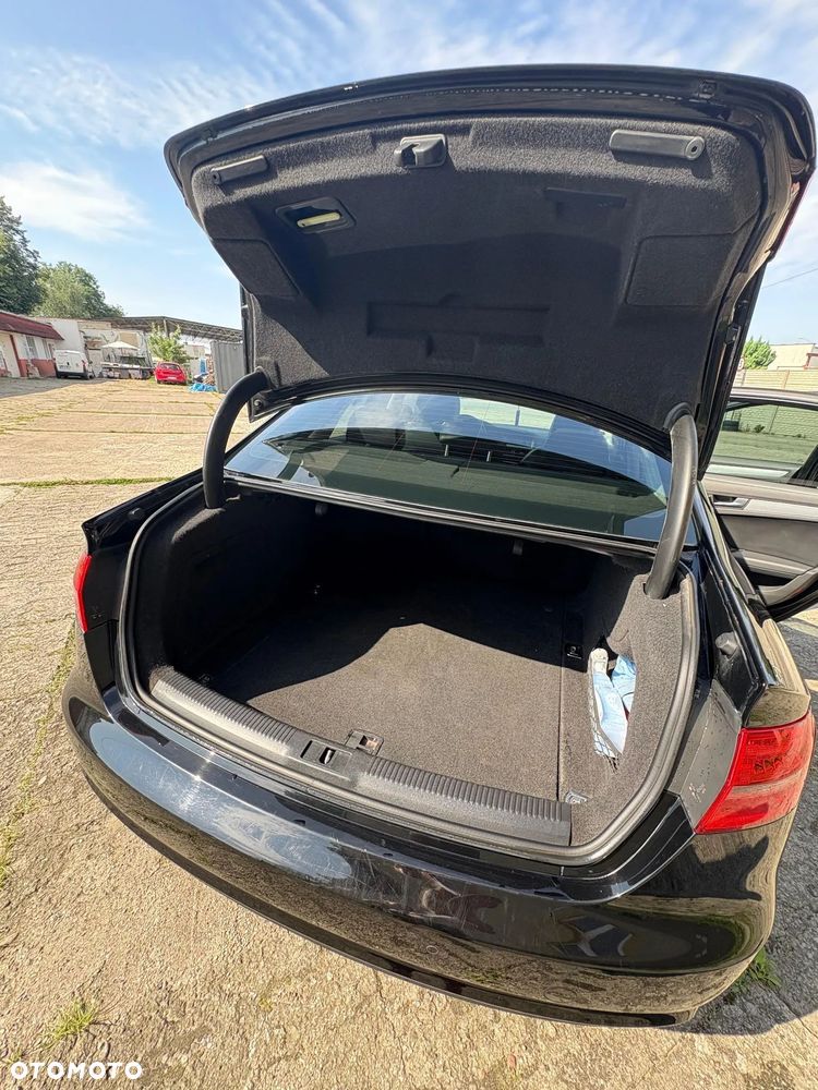 Audi A4 Limousine - 15