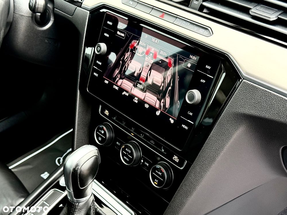 Volkswagen Passat 1.6 TDI SCR DSG - 37