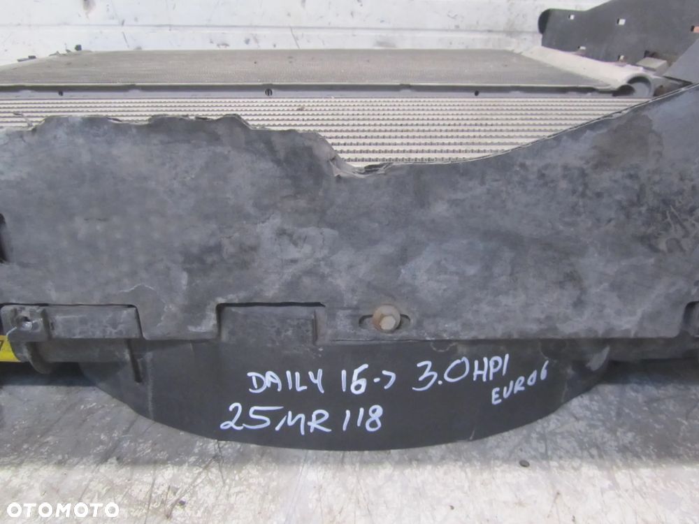 Iveco Daily 16->3.0 HPI EURO 6 komplet chłodnic-obudowa wentylatorów - 4