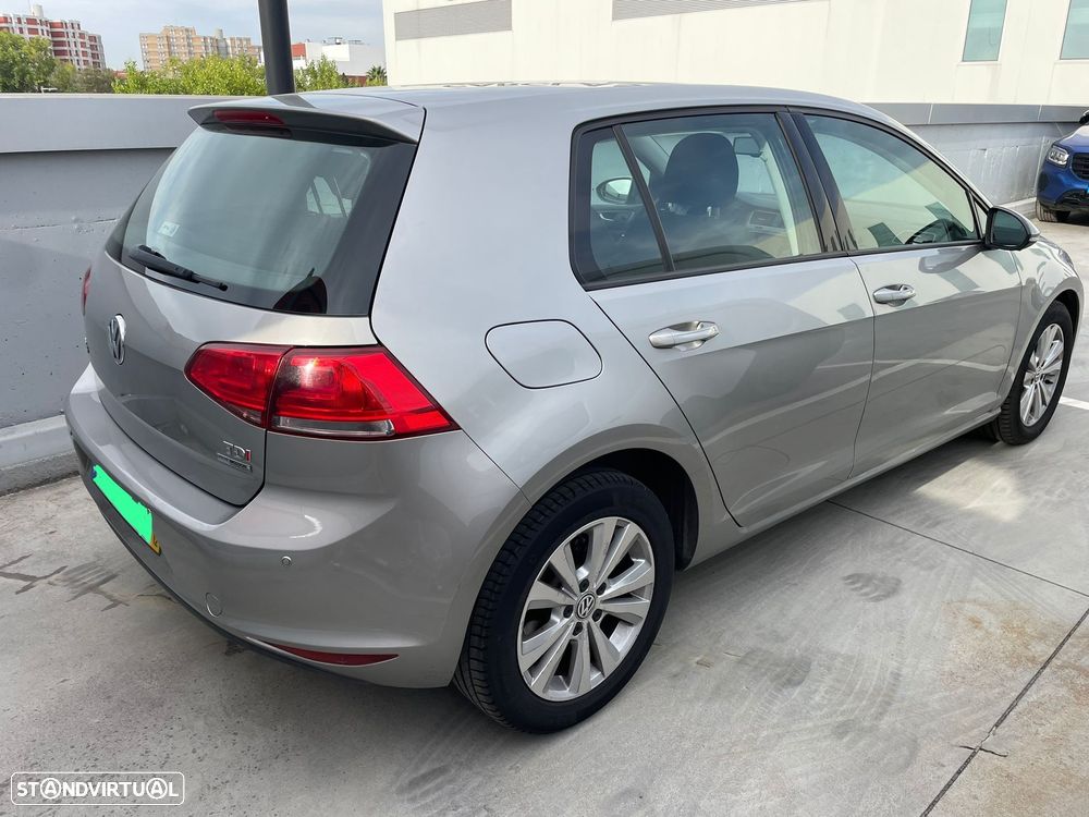 VW Golf 1.6 TDi Confortline - 8