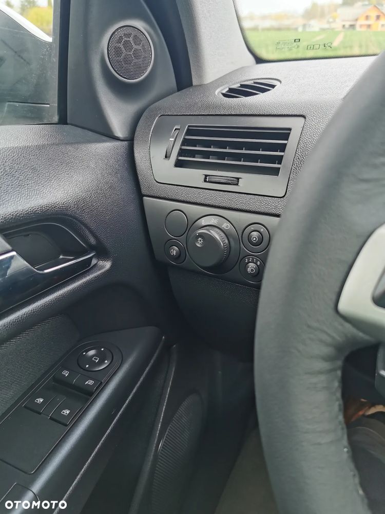 Opel Astra 1.6 Innovation - 16