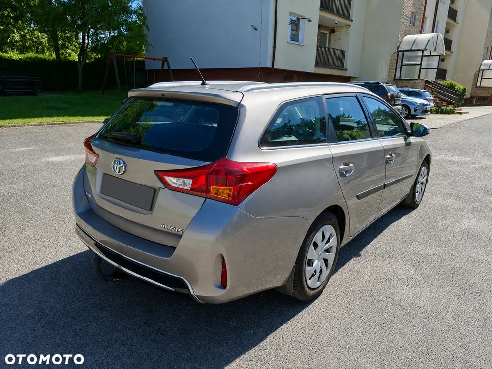 Toyota Auris 1.6 Premium - 7