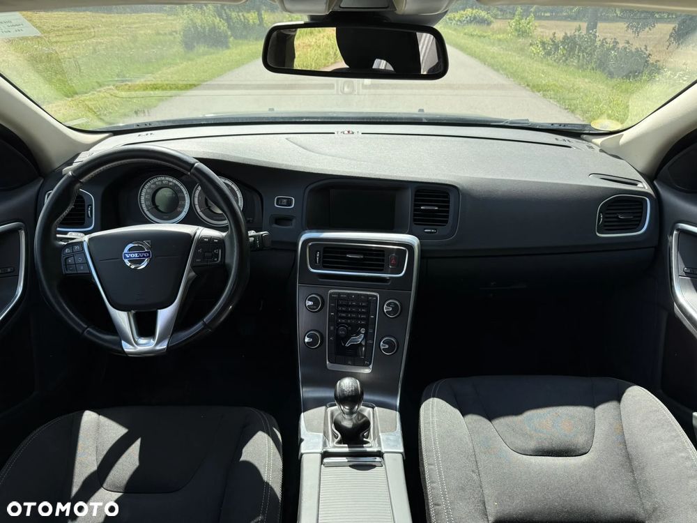 Volvo S60 D2 Momentum - 5