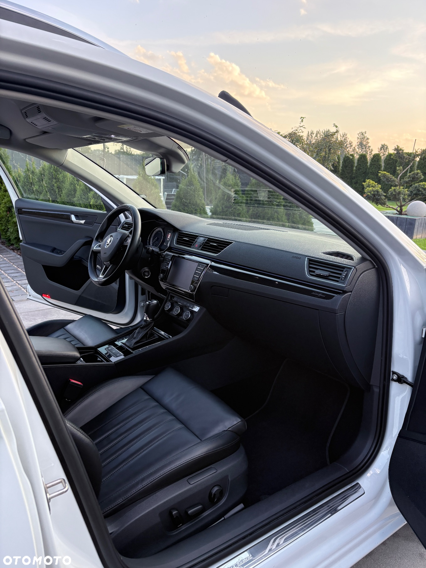 Skoda Superb 2.0 TDI L&K DSG - 15