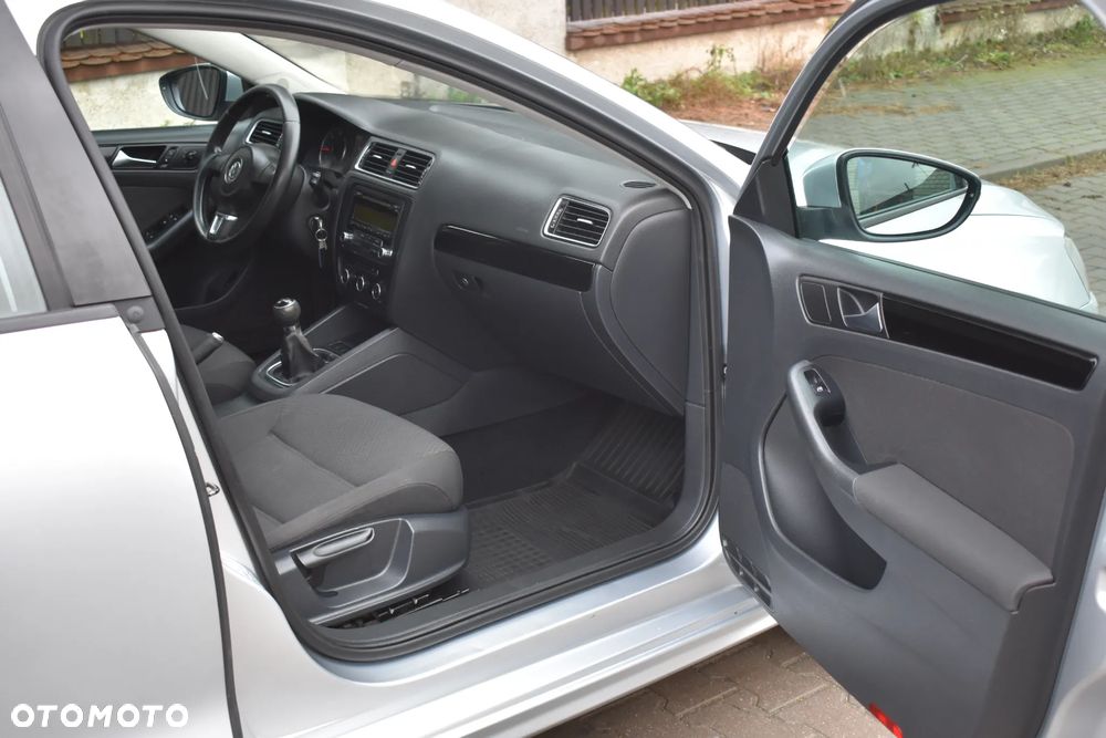Volkswagen Jetta 1.6 TDI Comfortline CityLine - 16