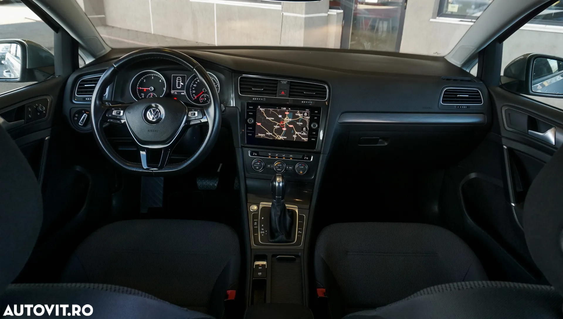 Volkswagen Golf 1.6 TDI DSG Comfortline - 8