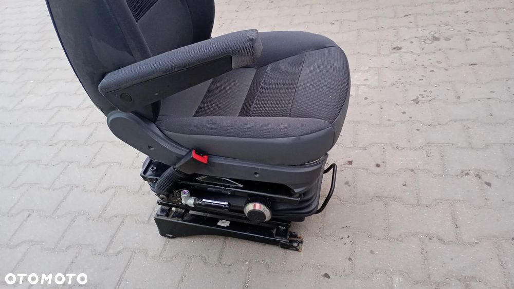Fv Fotel PNEUMATYCZNY ISRI Fiat Ducato Fotel kierowcy Peugeot Boxer  FOTEL podwójny pasażera Citroen Jumper Fotel kierowcy pompowany KOMPLET Foteli - 2