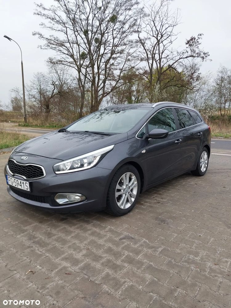 Kia Ceed 1.6 CRDi 128 Platinum Edition - 1