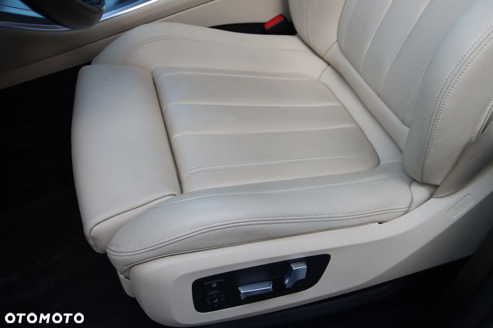 BMW X5 xDrive40i - 14