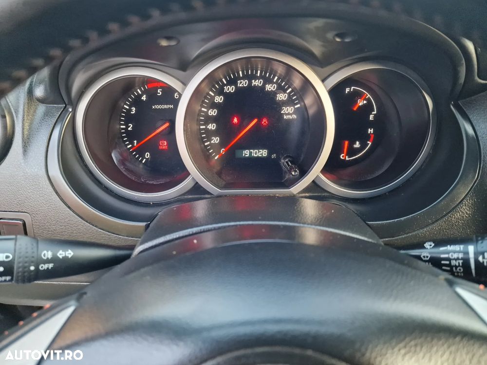 Suzuki Grand Vitara 1.9 DDiS Black&White DPF - 16