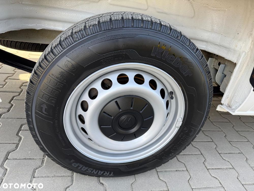 Volkswagen CRAFTER blaszak MAXi długi 4,3 L4H2 - 18