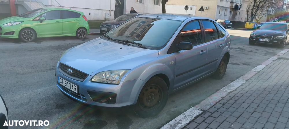 Ford Focus 1.6 Ambiente - 1