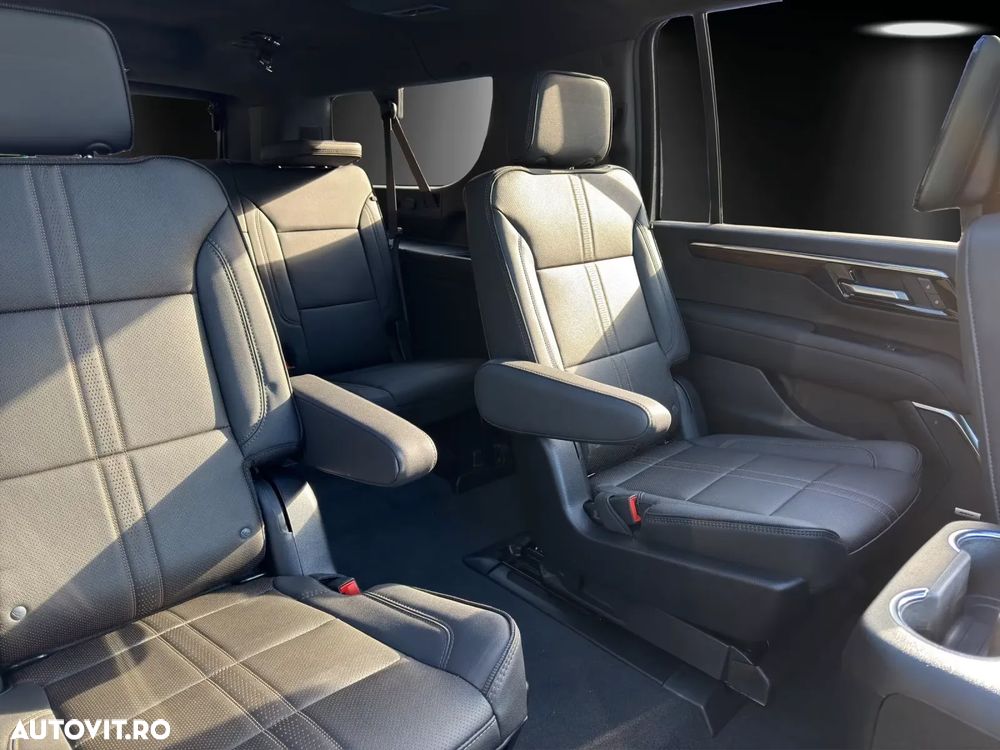 Chevrolet Suburban - 9