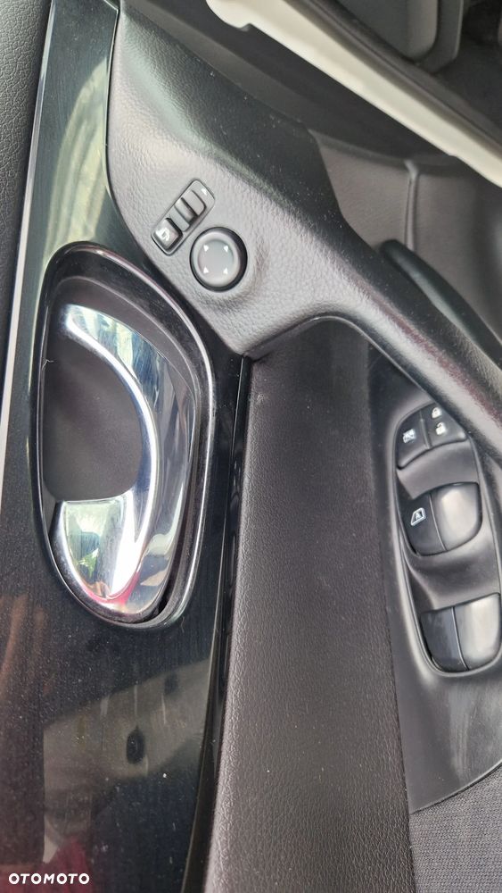 Nissan Qashqai 1.5 dCi DPF visia - 13