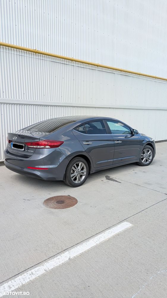 Hyundai Elantra 1.6 CRDI Highway - 2