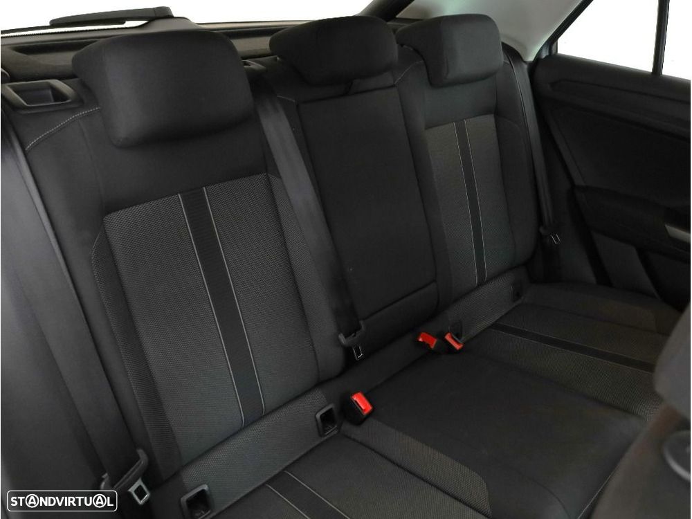 VW T-Roc 1.0 TSI Urban - 21