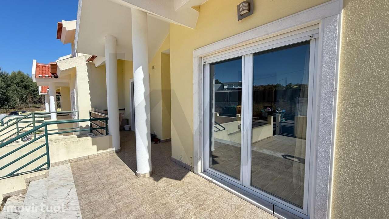 Moradia T4 para Arrendamento na Venda do Pinheiro | Próxima da A21 | E - Grande imagem: 2/47