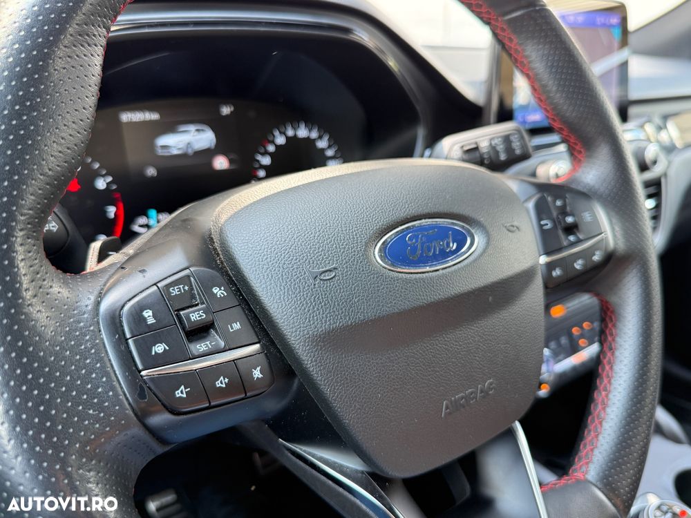 Ford Focus 1.5 EcoBoost Active - 14