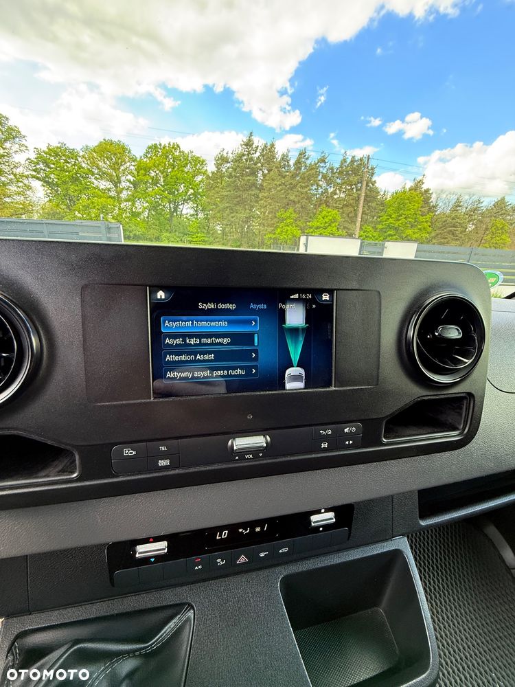Mercedes-Benz Sprinter - 16