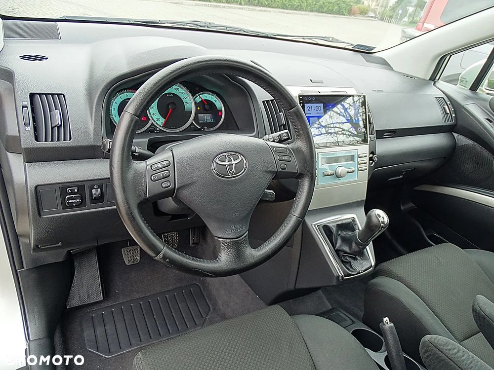 Toyota Corolla Verso 1.8 Prestige 7os - 28