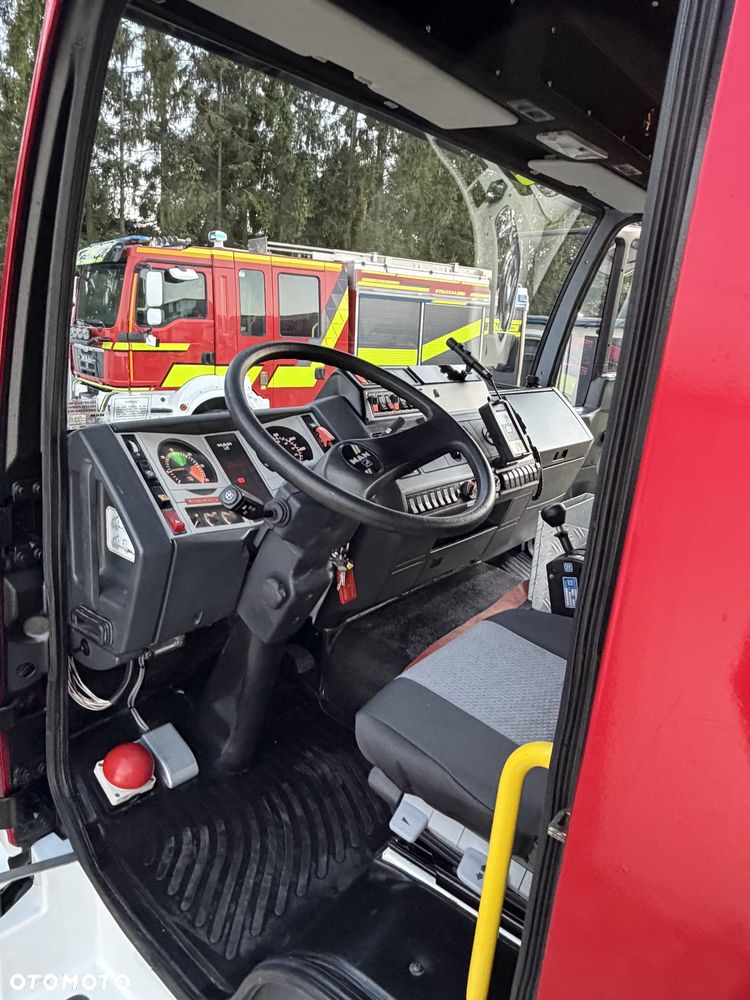 MAN Straż pożarna pojazd pożarniczy wóz strażacki MAN L80 GBA średni terenowy- uterenowiony 4x4 CNBOP 3000l wody + 100l piany reduktor blokady przedniego i tylnego mostu, maszt oświetleniowy - 13