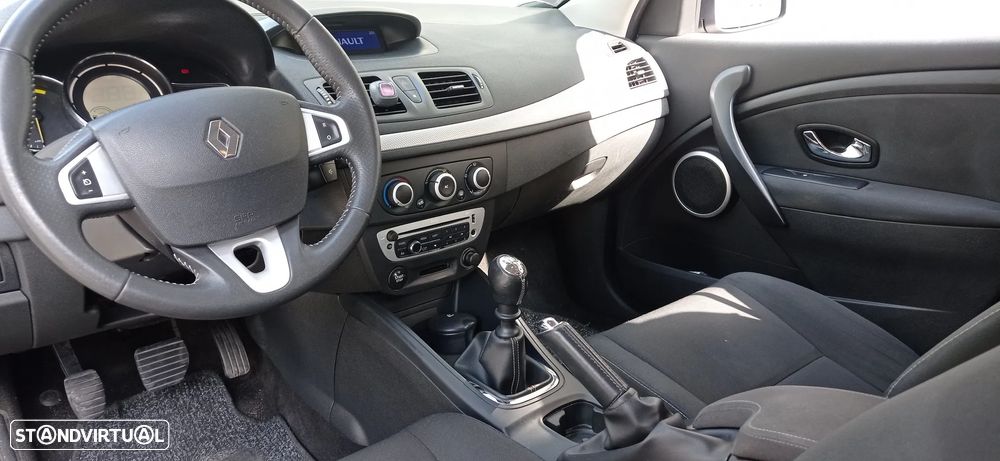 Renault Mégane Sport Tourer 1.5 dCi Dynamique S SS - 9
