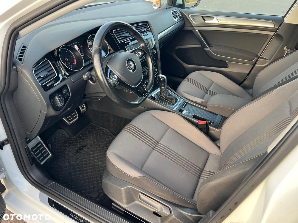 Volkswagen Golf 2.0 TDI BlueMotion Technology DSG Allstar - 11