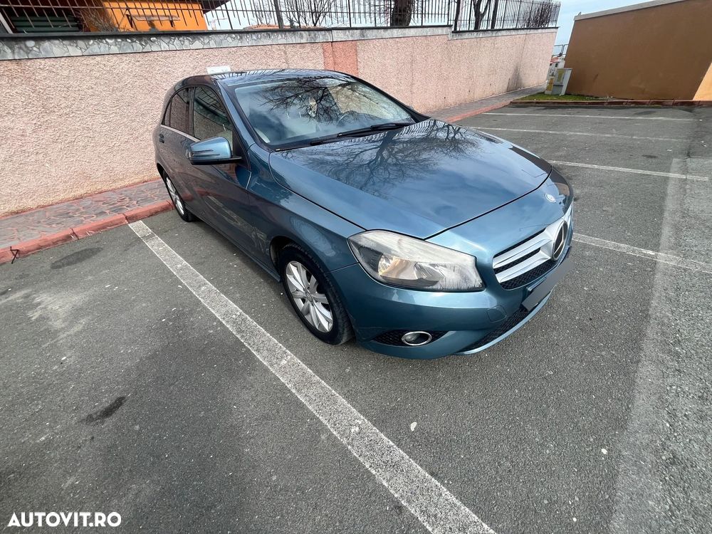 Mercedes-Benz A 180 BlueEfficiency 7G-DCT - 3