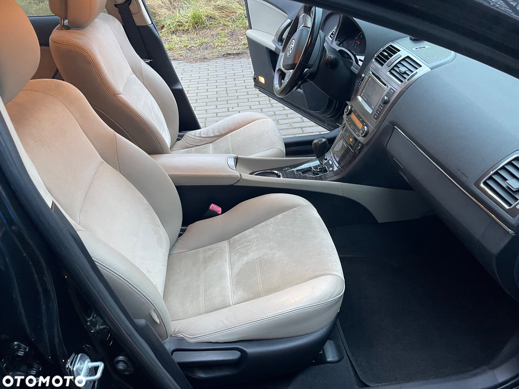 Toyota Avensis 2.0 Prestige EU5 MS - 27
