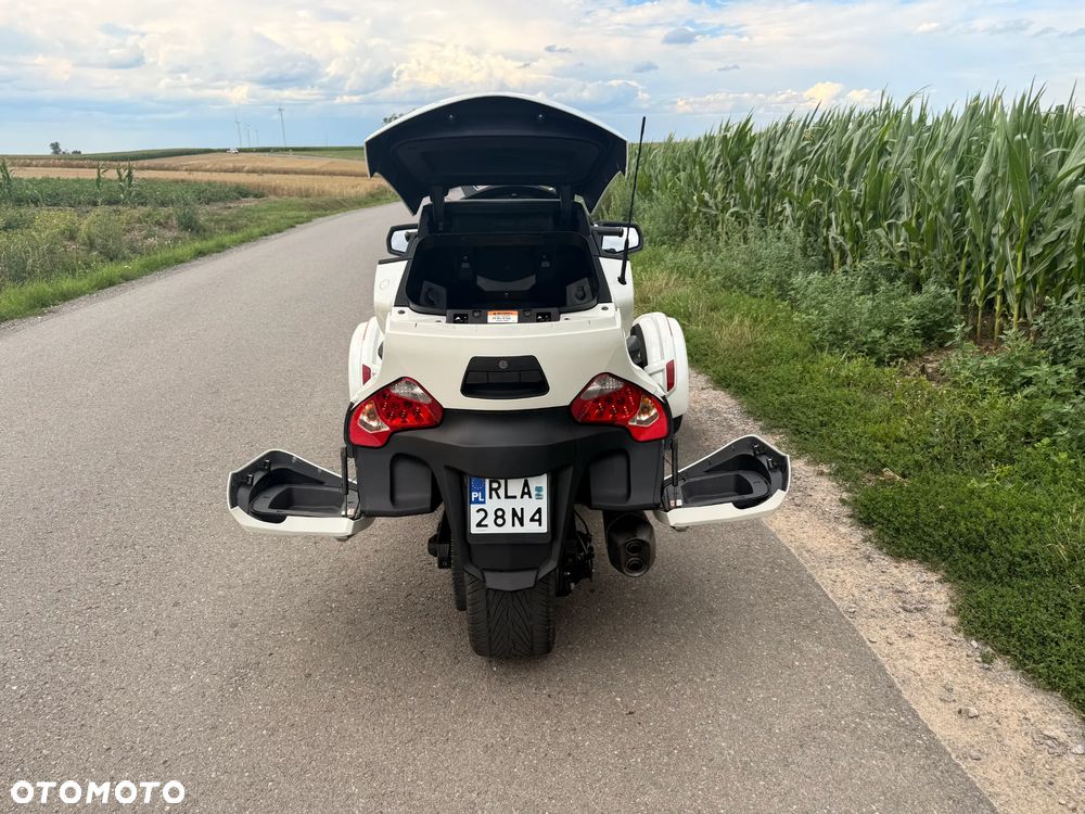 Can-Am Spyder - 14