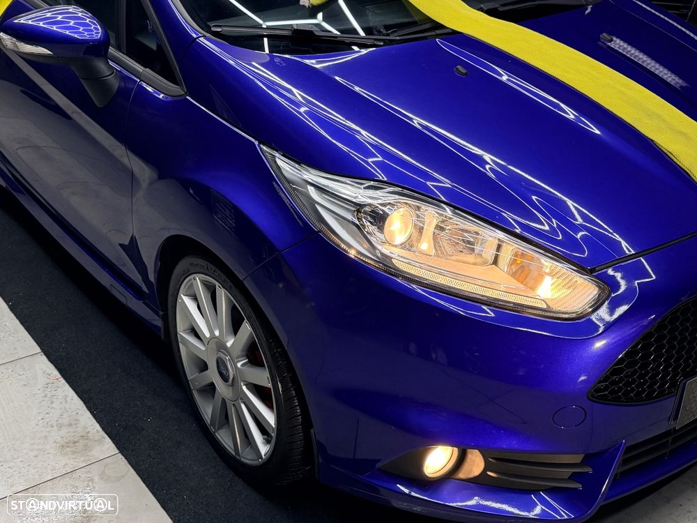 Ford Fiesta 1.6 EcoBoost c/ Pack Pele Desportiva ST - 12
