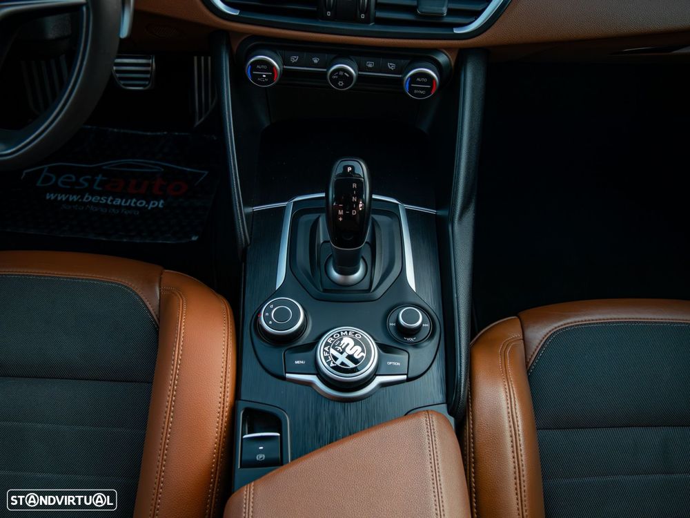 Alfa Romeo Giulia 2.2 D Super AT8 - 33