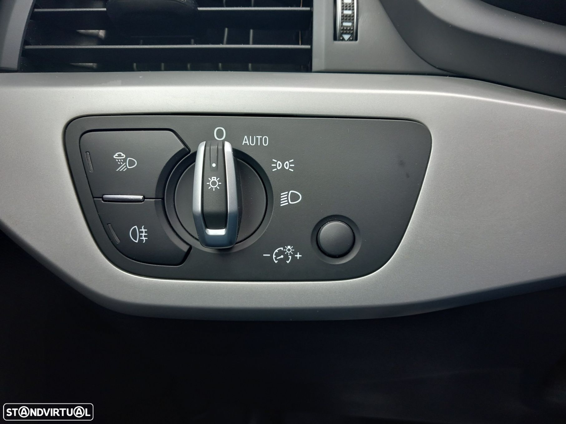 Audi A4 Avant 35 TDI Design S tronic - 27