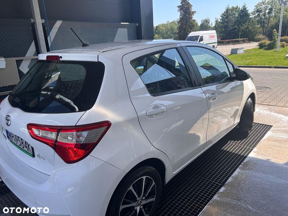 Toyota Yaris 1.0 Premium EU6 - 6
