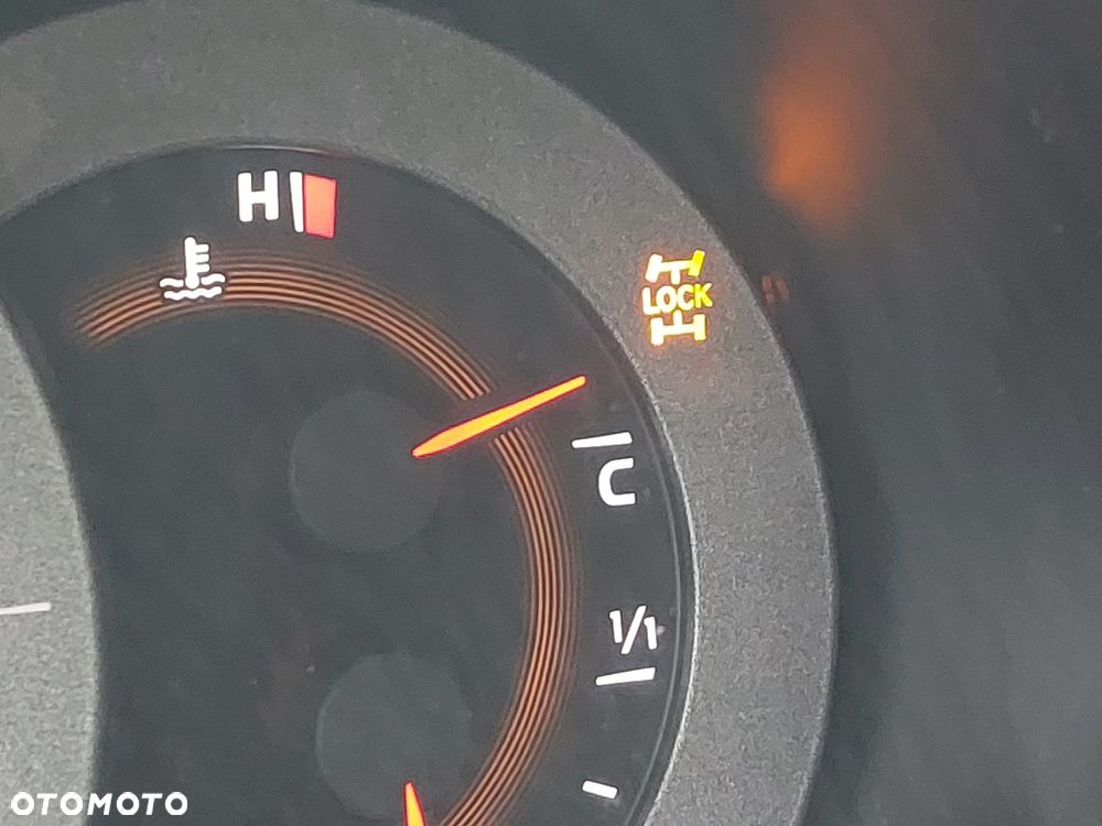 Toyota RAV4 2.0 VVT-i Premium - 12