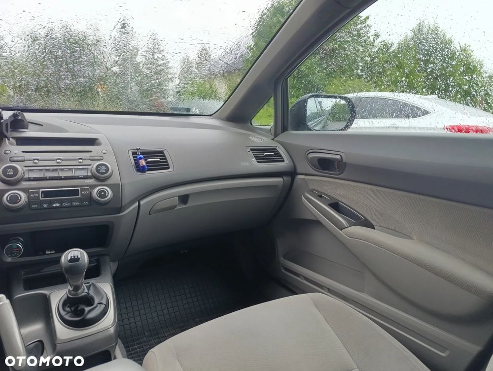 Honda Civic 1.8 Comfort - 29