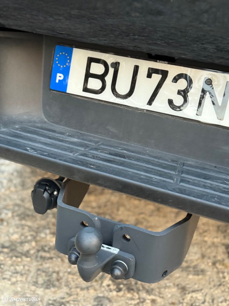 Toyota Hilux 2.8 D-4D 4WD GR Sport - 11