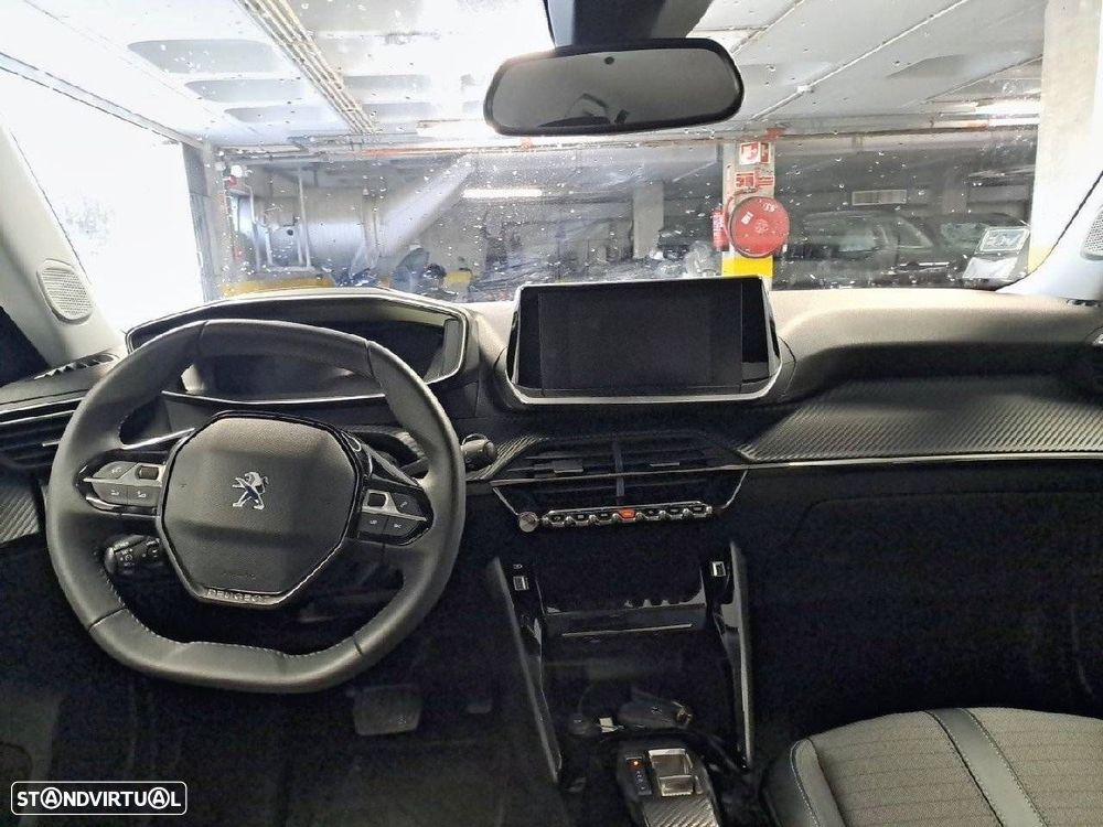 Peugeot 2008 - 8