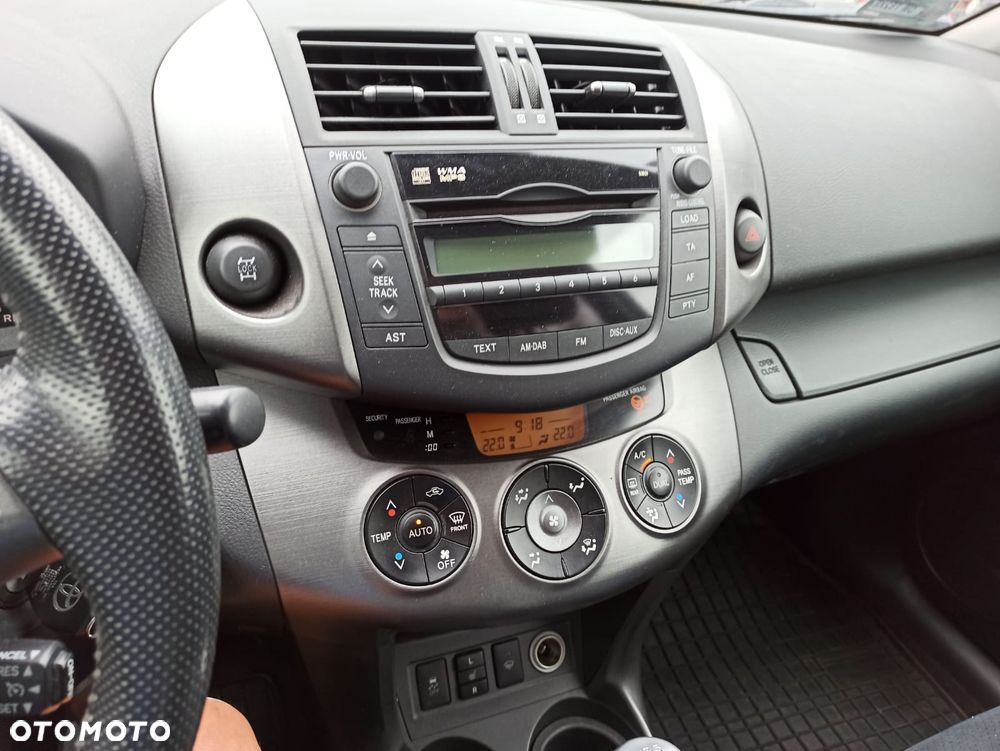 Toyota RAV4 2.2 D-CAT 2010 - 16