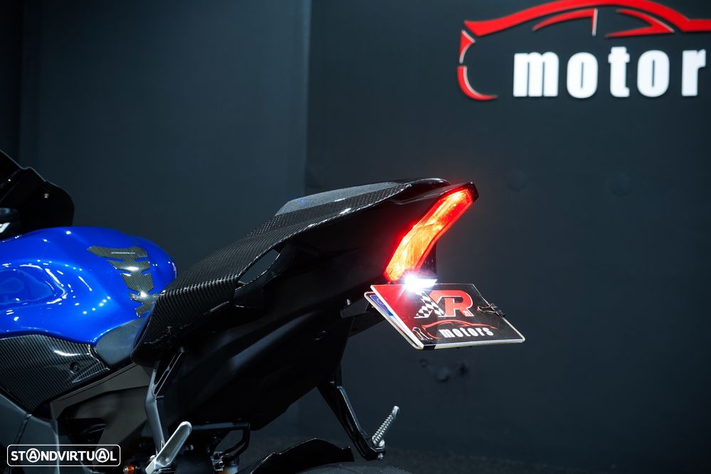 Yamaha YZF R1 - 8