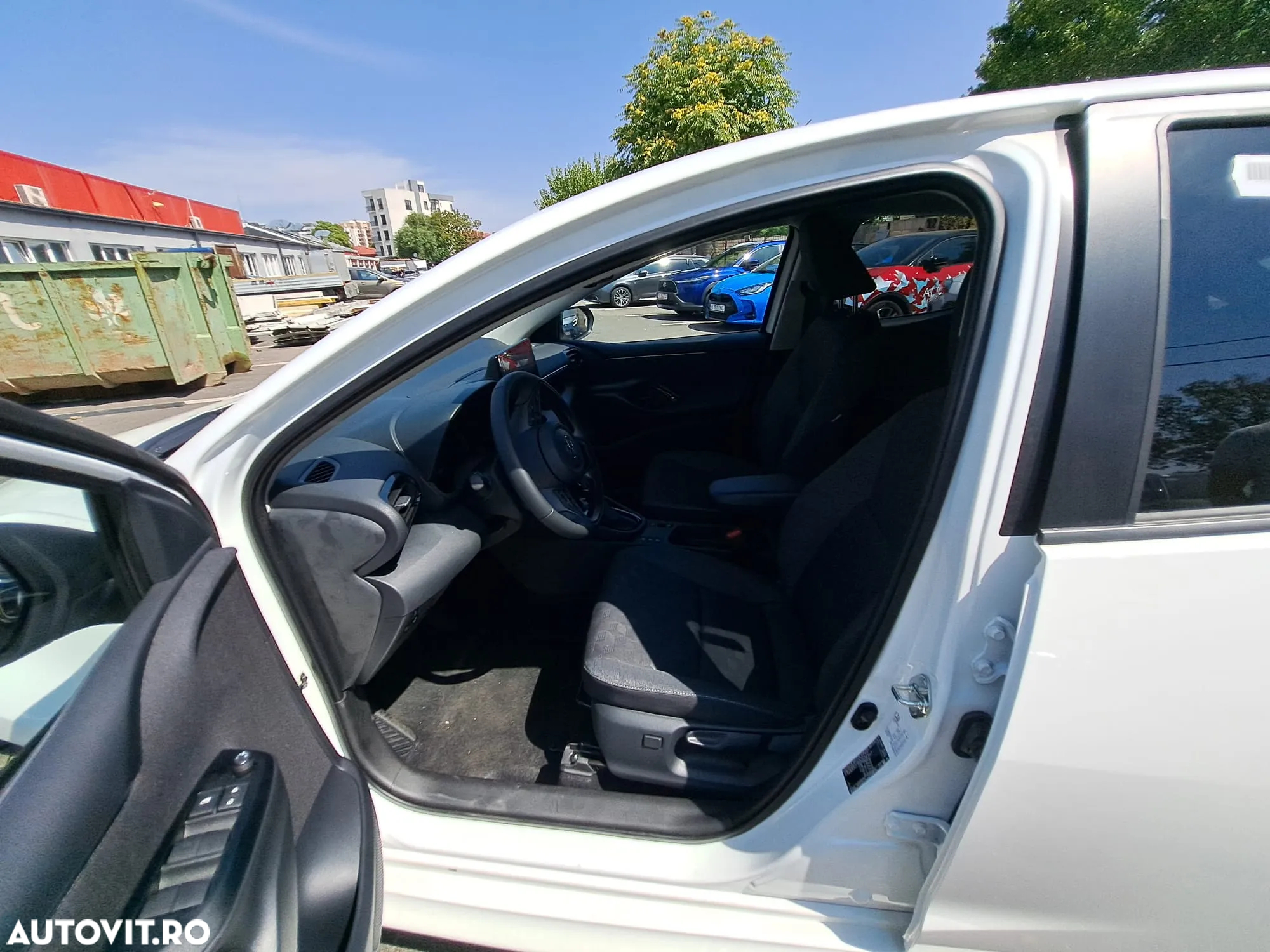 Toyota Yaris 1.5 HEV 116 CP Business - 10