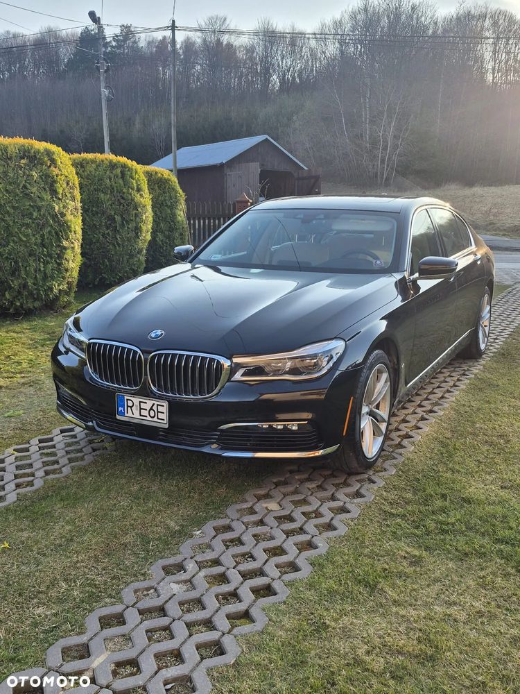 BMW Seria 7 750i xDrive Edition Exclusive - 1