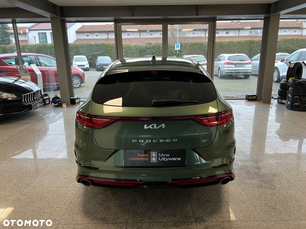 Kia ProCeed 1.6 T-GDI GT DCT - 14