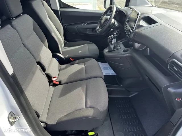 Citroën BERLINGO LONGA 3 LUG. - 15