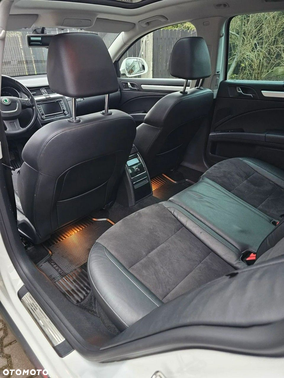 Skoda Superb 2.0 TDI Platinum Outdoor DSG - 10