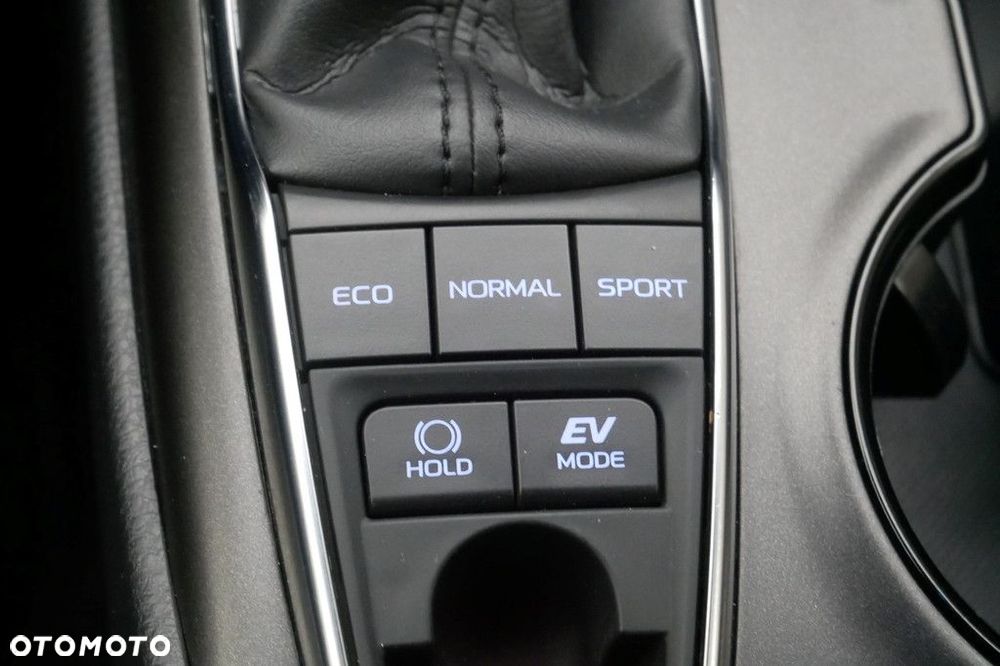 Toyota Camry 2.5 Hybrid Comfort CVT - 19