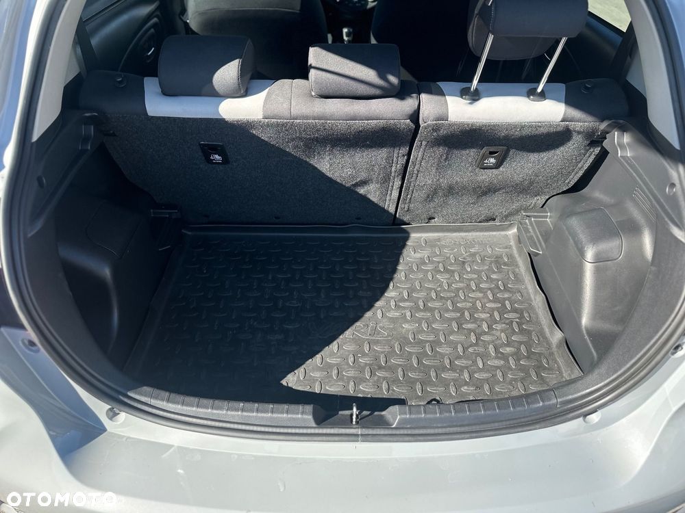 Toyota Yaris 1.5 VVT-i Selection - 27