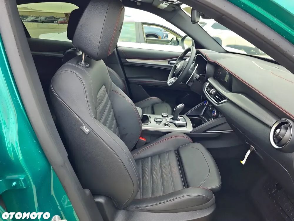 Alfa Romeo Stelvio 2.0 Turbo 16V AT8-Q4 Tributo Italiano - 8